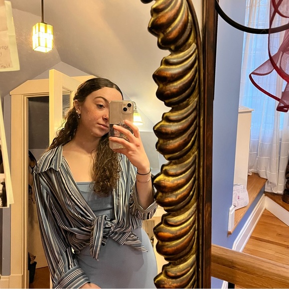 Elementz Blue and White Striped Light Flowy/Boxy Women’s Large Button Up - Picture 4 of 5